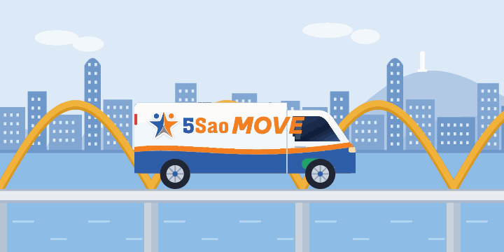 Xe Van điện 5Sao Move chạy trên cầu Rồng, Đà Nẵng
